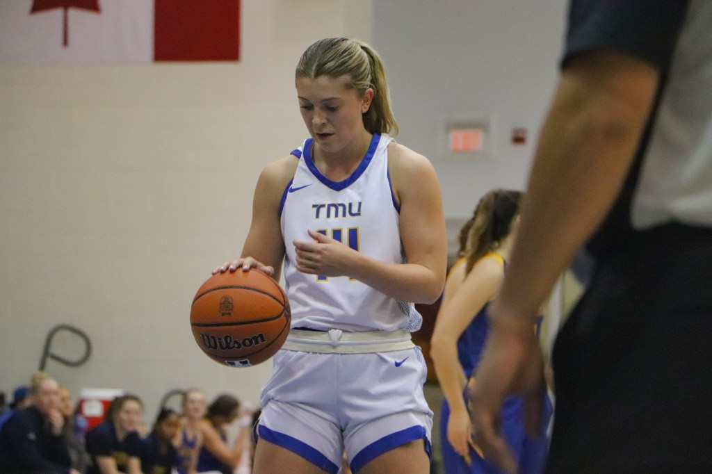 TMU uses interior to outlast Thunderwolves